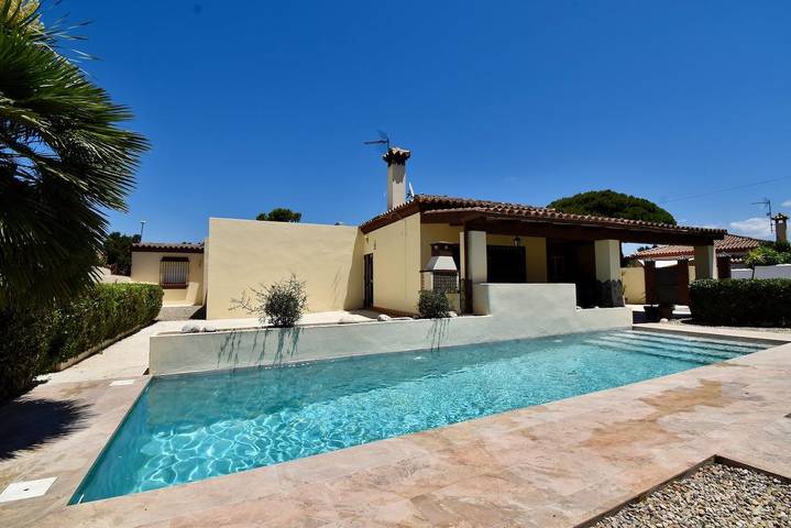 Chalet para 9 personas, con Jardín y Piscina en Chiclana de la Frontera