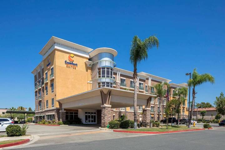 Hotel para 10 personas, con jacuzzi y piscina - 1
