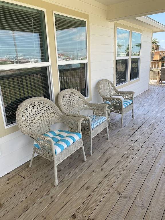 Beautiful Family Friendly House within walking distance to beach in Brazoria County