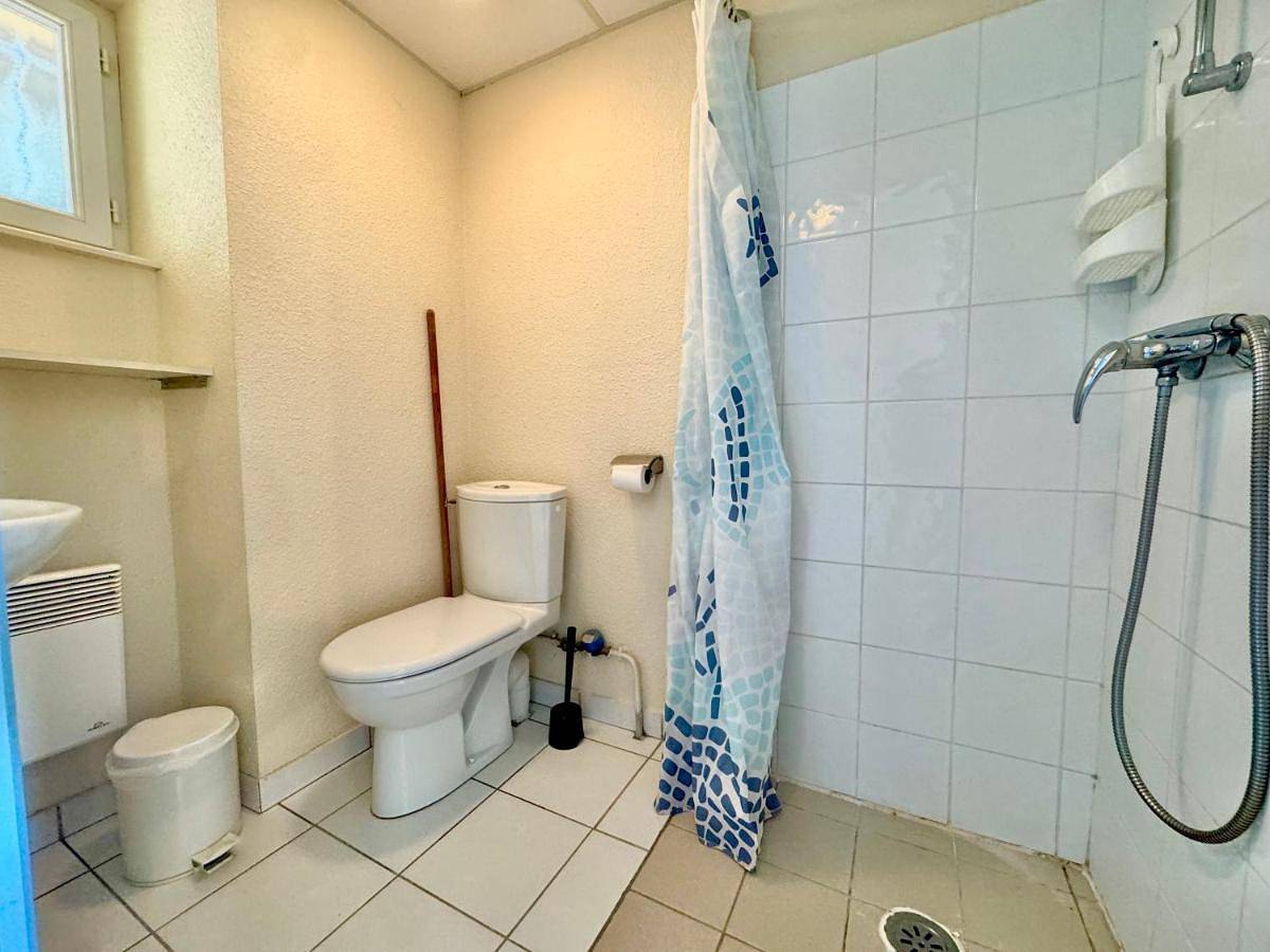 Appartement entier, One-Bedroom Apartment in Neyrac les Bains, Meyras