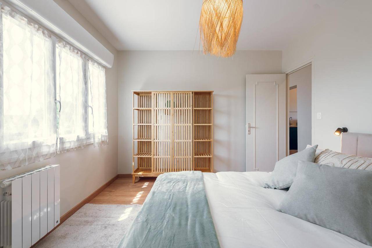 Appartement entier, L'élegant, climatisé et rénové - Appart'hôtel Chez Mv in La Ferté-Gaucher, Seine-et-Marne