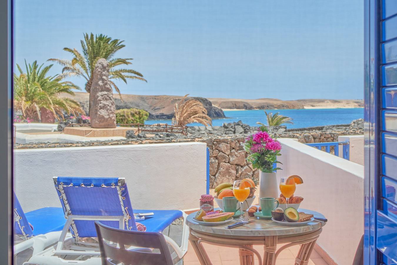 Entire apartment, Vacation 'Duplex Ilic Sea Views, Front Line' with Private Pool, Private Terrace and Wi-Fi in Playa Blanca, Yaiza