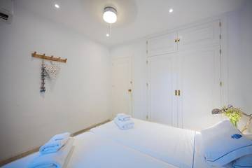 Beach House for 8 People in Marbella East, Marbella, Photo 2