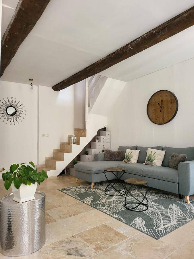 Appartement entier, Maison de village entièrement rénovée avec goût in Sillans-la-Cascade, Région de Brignoles