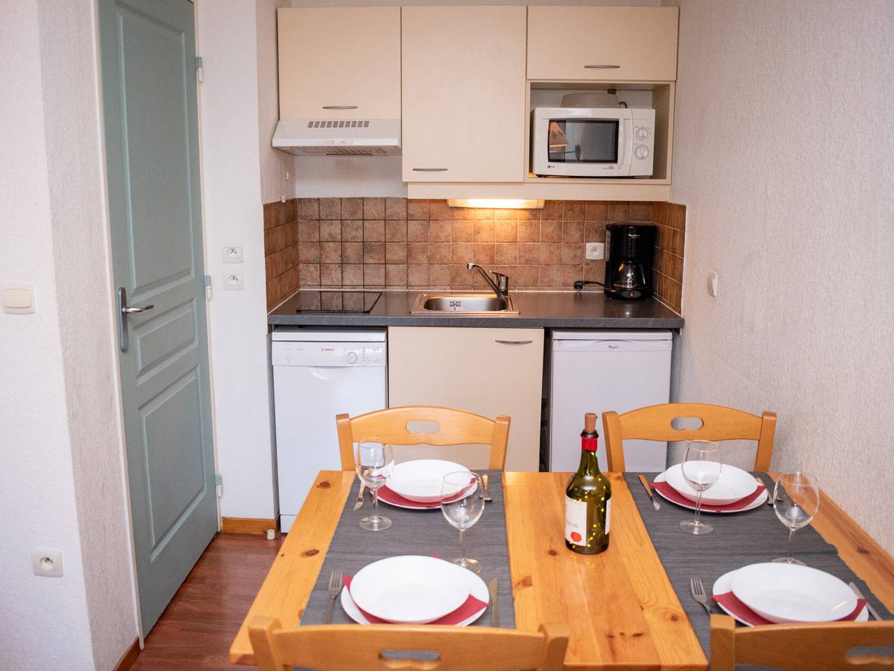 Appartement entier, Appartement 2 pièces, balcon vue montagne, 4 personnes in Saint-Étienne-en-Dévoluy, Le Dévoluy