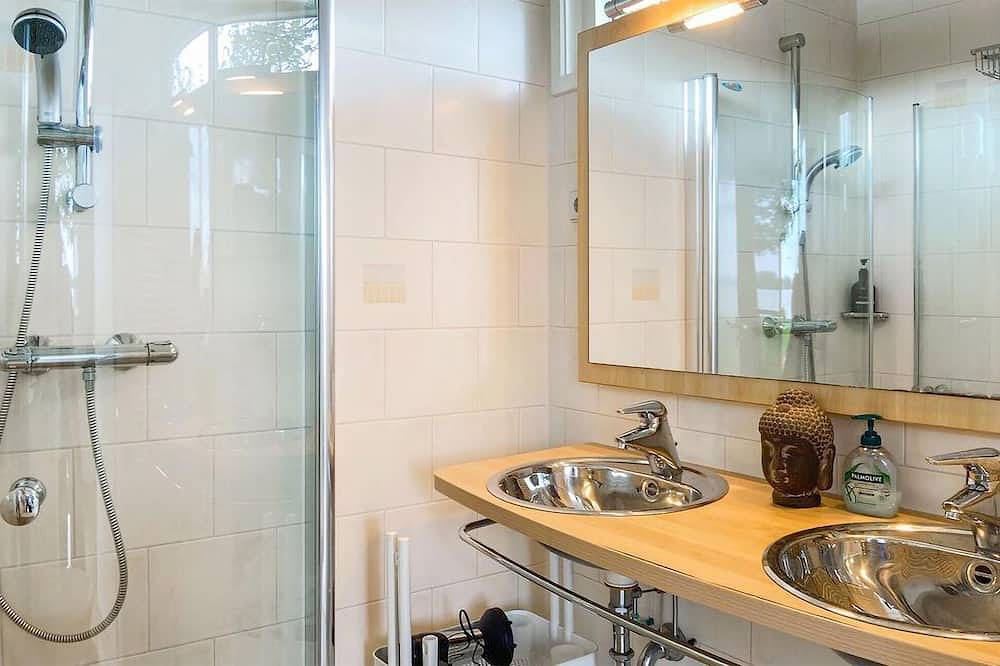 Schönes Haus mit 2 Schlafzimmern in. in Reeuwijk, Groene Hart