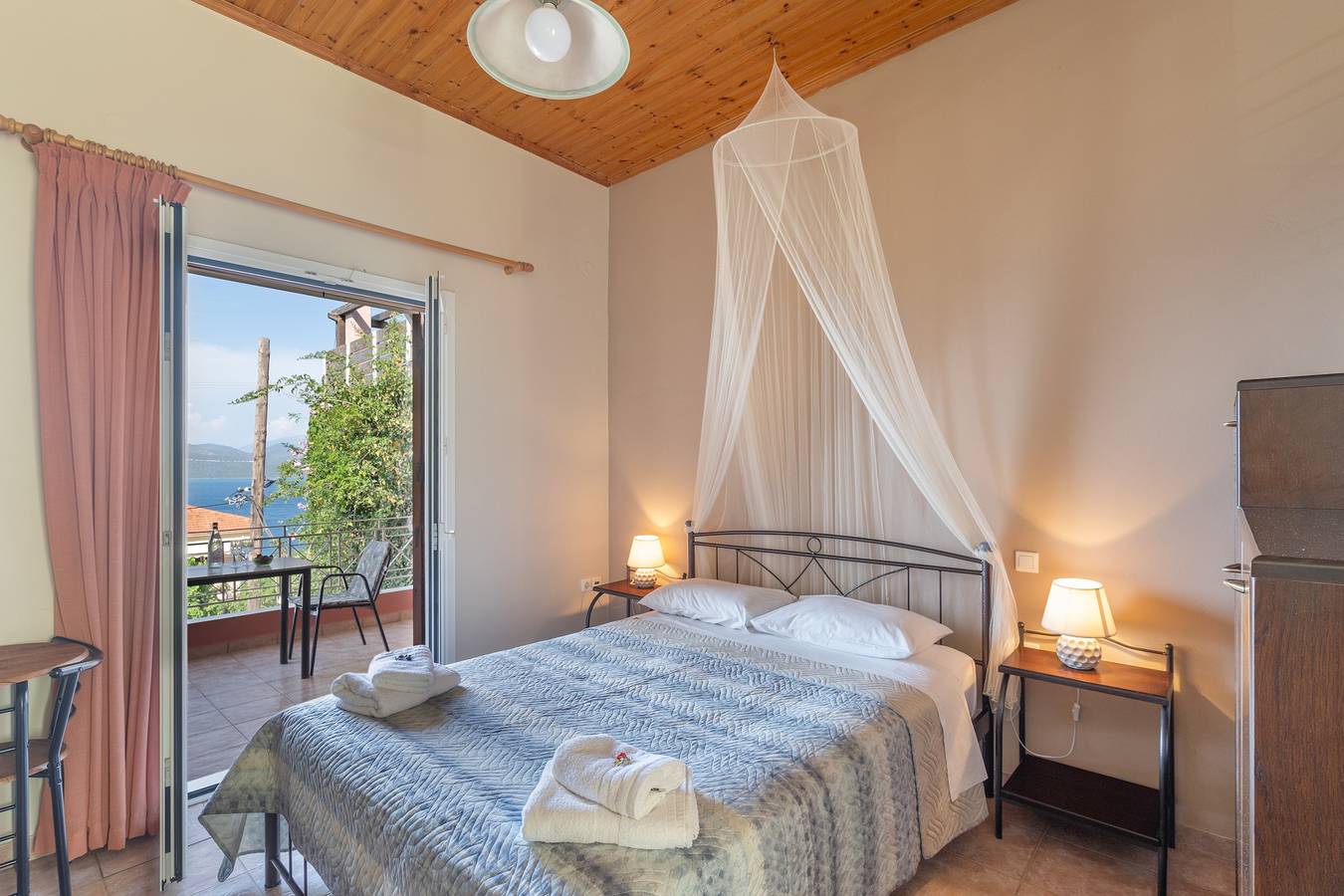 Entire studio, Studio Apartment 'Two Adults No 2' with Sea View, Wi-Fi and Air Conditioning in Nikiana, Alexandros