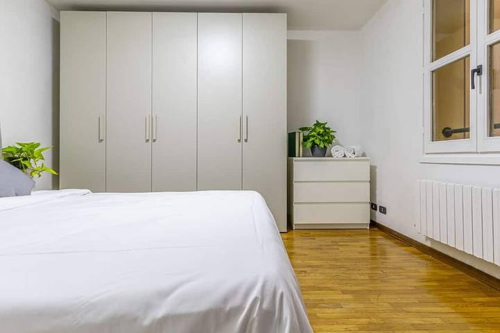 Entire apartment, Ottonelli Street Stay Wi-Fi | 2 guests Ztl Pass in Modena, Modena Province