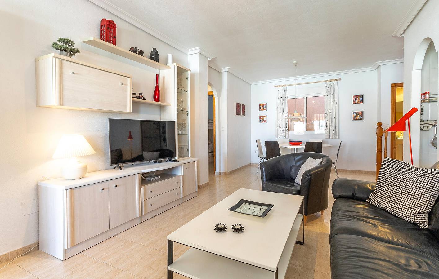 Geheel vakantieappartement, Modern Appartement bij Gran Alacant met Zwembad & Terras in Santa Pola, Costa Blanca