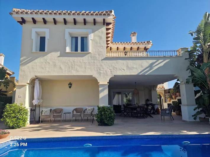 Chalet para 6 personas, con piscina además de jardín y balcón - 1