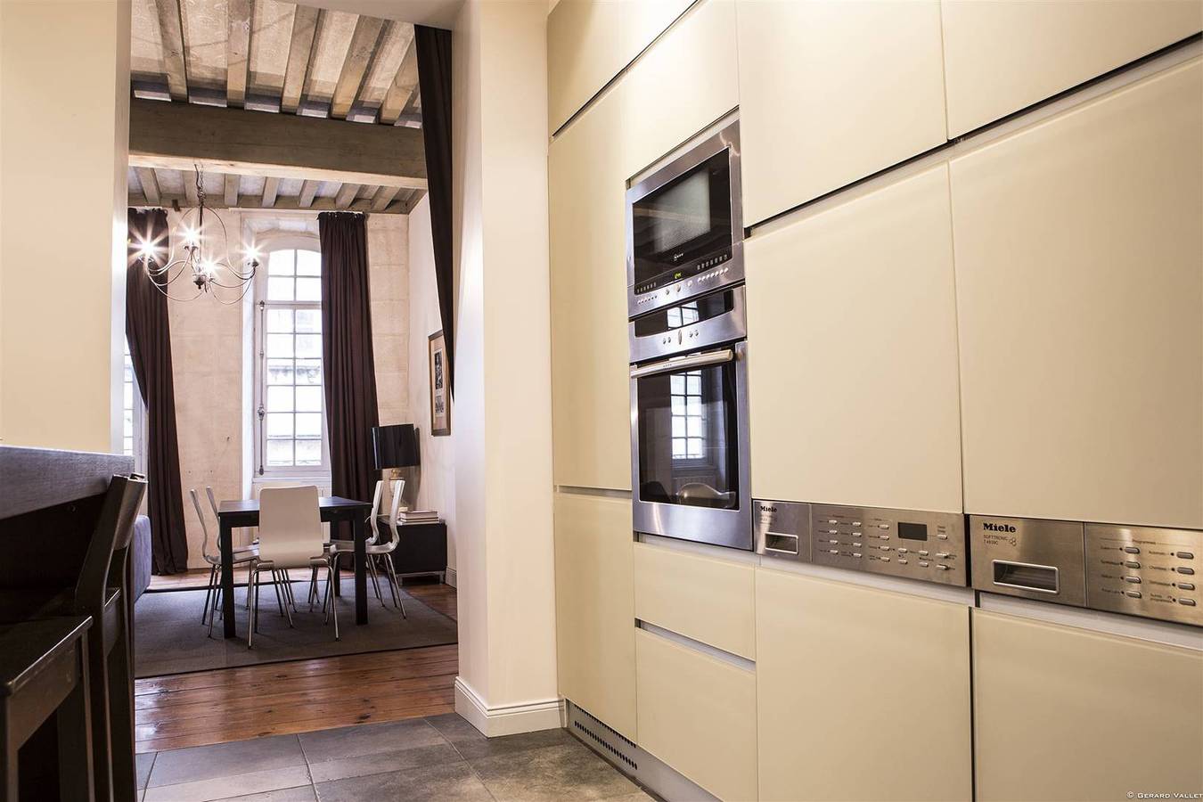 Hel ferielejlighed, Magnifique appartement spacieux et confortable - situé dans une rue calme - Descazeaux in Bordeaux, Bordeaux Området