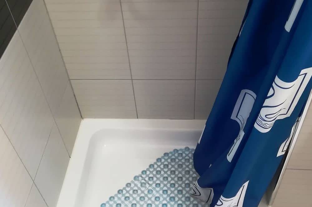Ganze Wohnung, Appartement mit überdachter Terrasse in Razanj, Šibenik-Knin