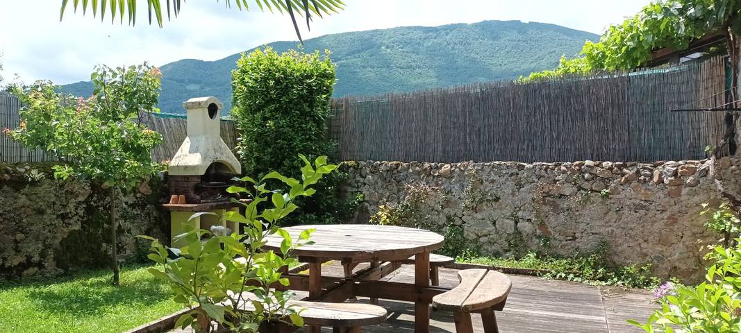 Gîte pour 5 personnes, avec jardin et terrasse à Antichan