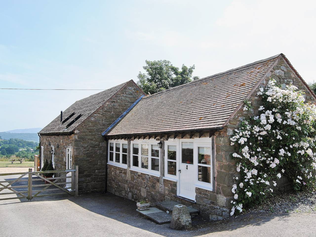 Bequia - Reet in Colinas de Shropshire