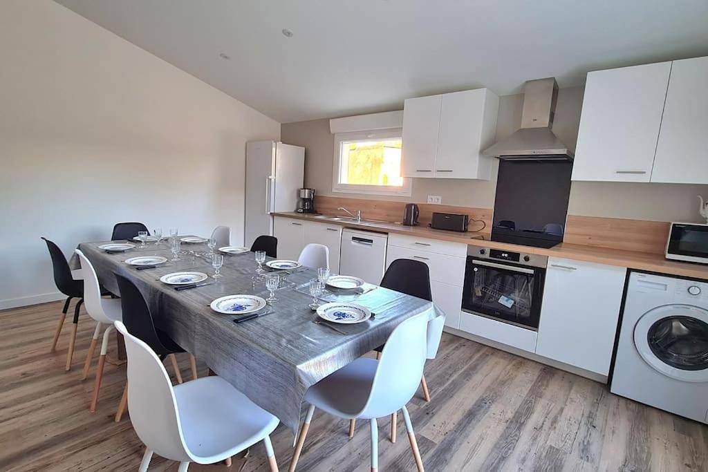 Three-Bedroom House in Les Herbiers, Région de La Roche-sur-Yon