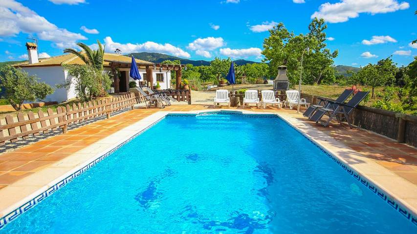 Chalet para 12 personas, con balcón/terraza y jacuzzi en Valle del Genal