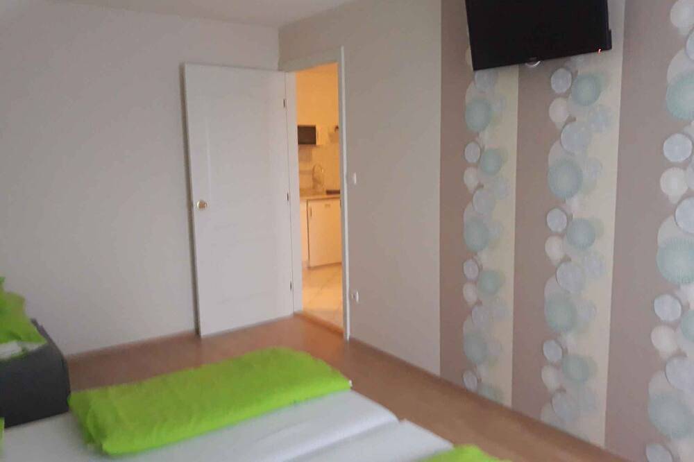Ganze Wohnung, Ferienwohnung mit Außenpool und Klimaanlage in Gyenesdias, Balaton Hochland Nationalpark