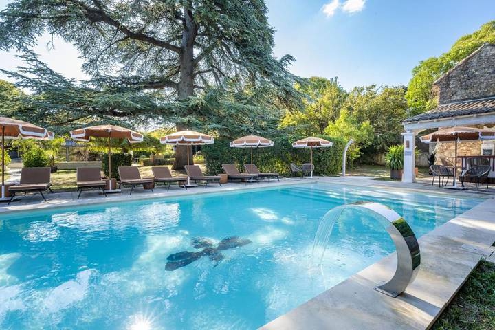 Hôtel pour 2 personnes, avec piscine et jardin, animaux acceptés