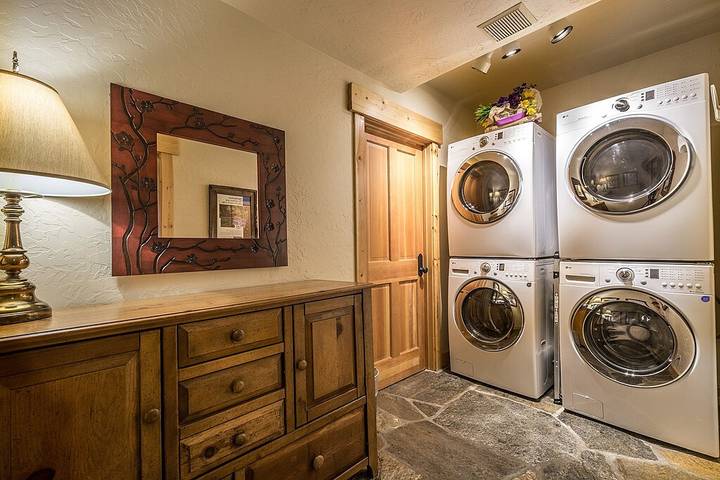 Vacation rental for 9 people, with hot tub and balcony in Deer Valley