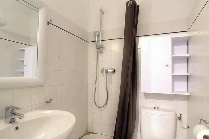 Location de vacances pour 3 personnes, avec Terrasse ainsi que Jardin et Piscine à Costa - 4