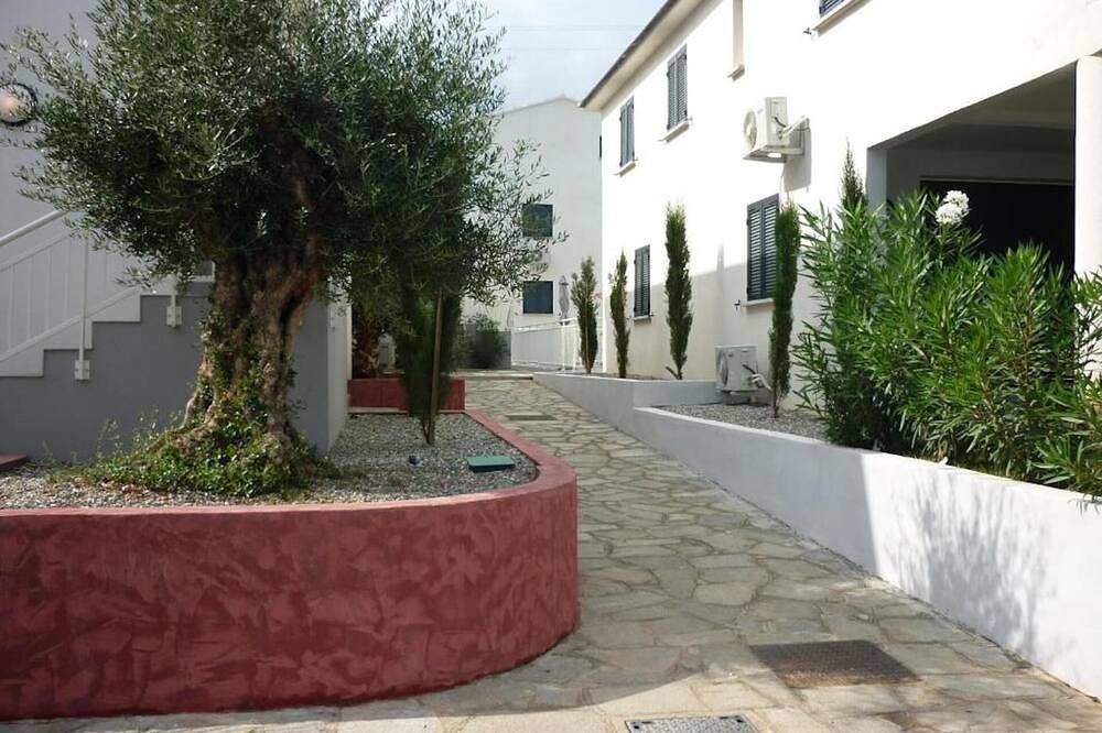 Entire apartment, Residence Marea, studio with terrace in Moriani-Plage, Corte region