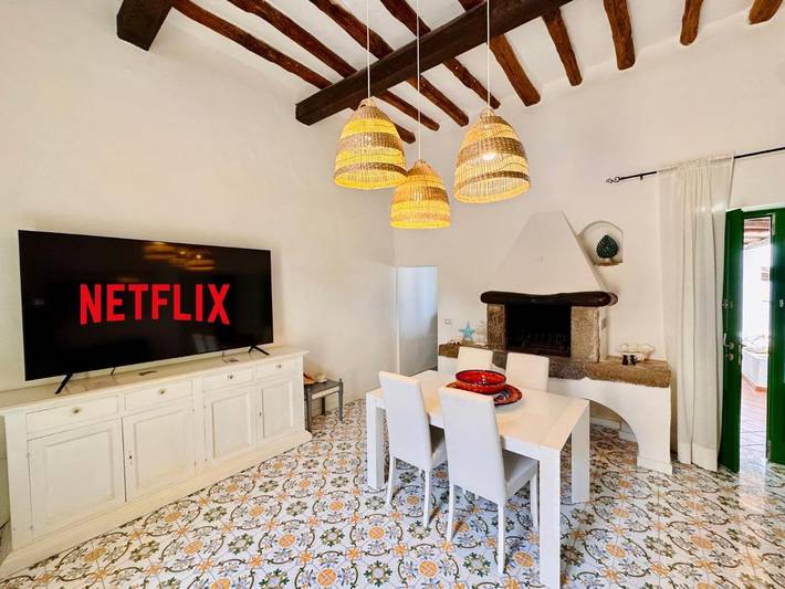 Gîte pour 18 personnes, avec jardin et vue, animaux acceptés à Santa Marina Salina - 3