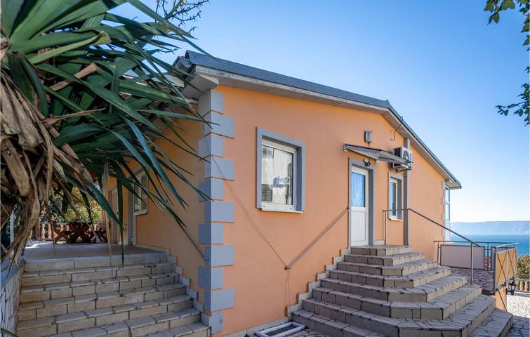 Modernes Apartment mit Terrasse, in der Nähe der Küste und des Stadtzentrums in Klenovica in Klenovica, Primorje-Gorski Kotar