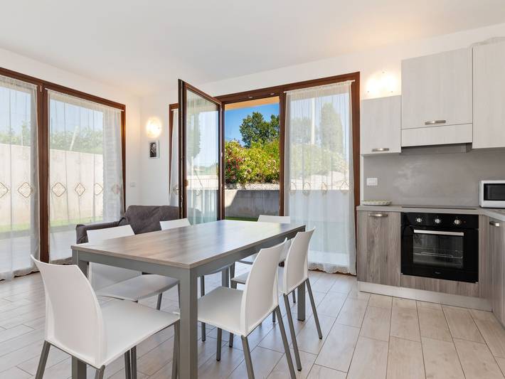 Ferienhaus für 6 Personen, mit Terrasse und Pool sowie Garten in Lazise - 4