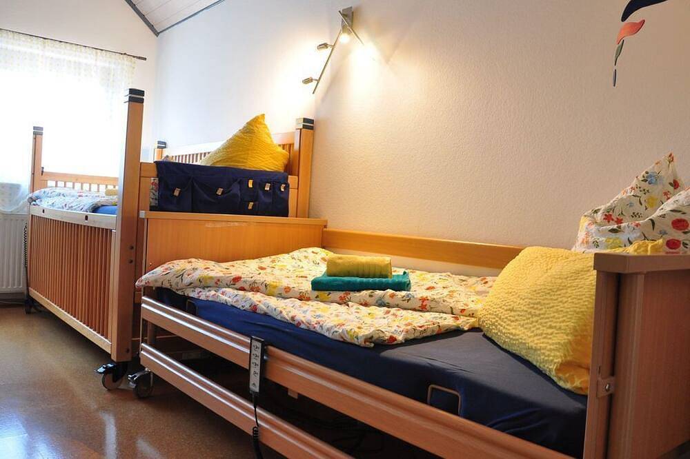 Ganze Wohnung, Ferienwohnung „Bunte Burg“ - Bunte Burg in Ebenweiler, Region Bodensee-Oberschwaben