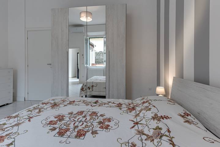 Entire apartment, Apartment "Wilma" with Private Terrace & Wi-Fi in Calenzano, Florence Province