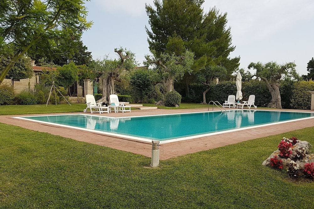 Villa Leralora - Olive Tree. Exclusive Pool Retreat in Conversano, Bari Provinz