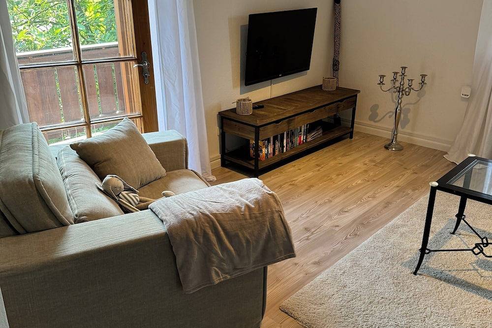 Ganze Wohnung, 5 Minuten vom Stadtkern entfernt - Familien Whg auf 120 qm mit 3 Schlafzimmer. in Bad Aibling, Landkreis Rosenheim