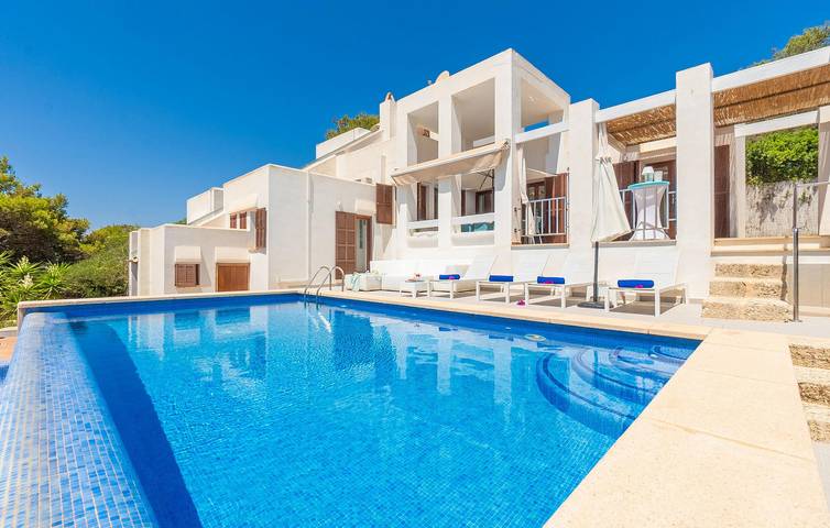 Ferienhaus für 6 Personen, mit Terrasse und Garten in Cala Anguila - 2