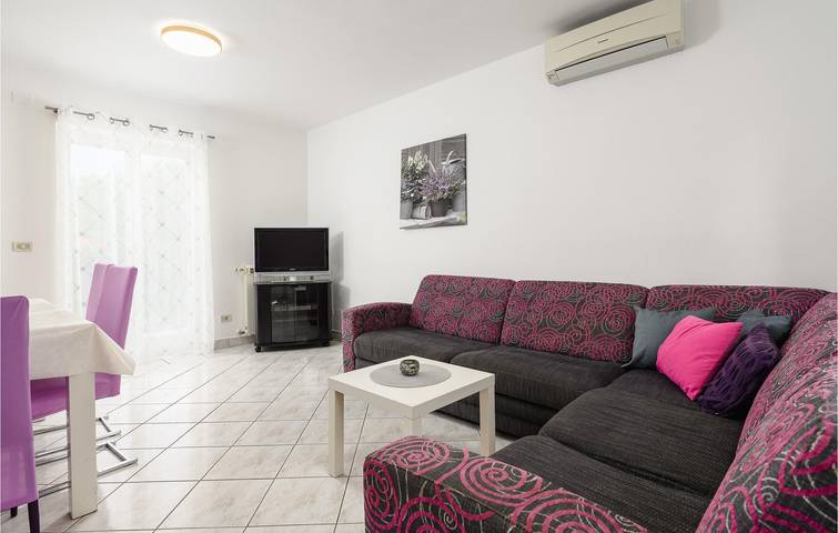 Ferienhaus für 8 Personen, mit Garten und Terrasse sowie Pool, mit Haustier in Zentralistrien - 4