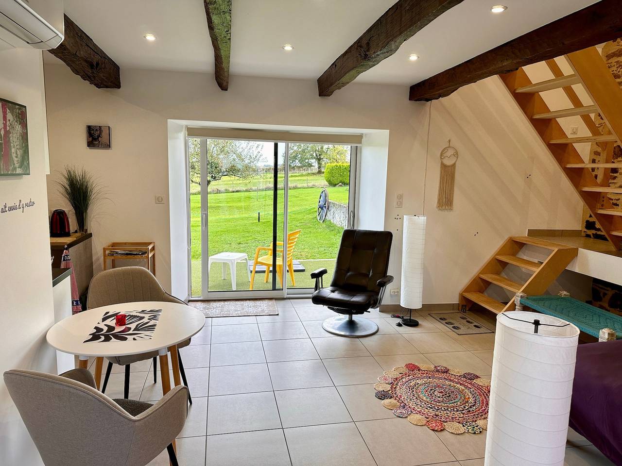 Gezellige Gîte voor Wellness & Ontspanning met gedeeld zwembad, wifi en airco, foto 8