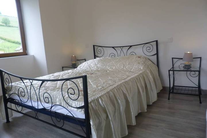 Gîte pour 4 personnes, avec jardin et balcon, animaux acceptés à Belcastel - 3