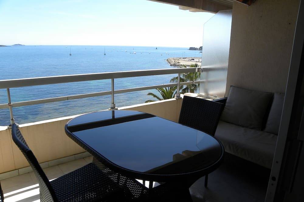 Ganze Wohnung, 2 Zimmerwohnung 47 m² + Terrasse. Direkt am Meer - Panoramablick auf das Meer in Bandol, Mittelmeerküste (Frankreich)
