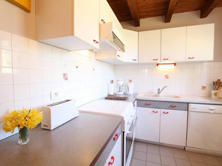 **Meygal: gîte au cœur du bois avec terrasse et cheminée, proche du Lac Bleu** in Champclause, Mézenc