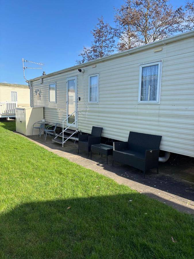 Bungalow for 6 people, with Garden and Pool as well as Sauna in Thornton-Cleveleys
