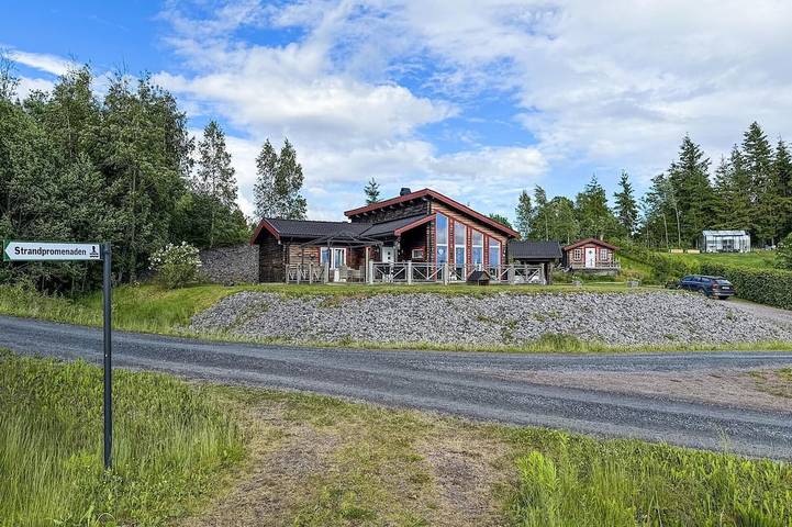 Amazing home in Kil with lake view in Kil, Värmland
