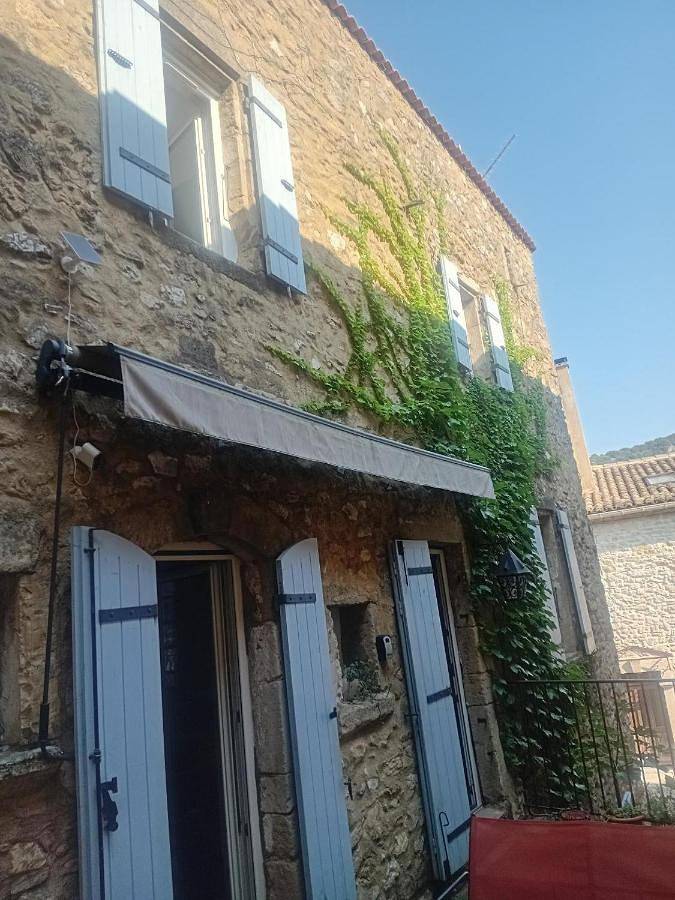 Location de vacances pour 10 personnes, avec terrasse et vue, animaux acceptés à Saint-André-de-Roquepertuis - 4