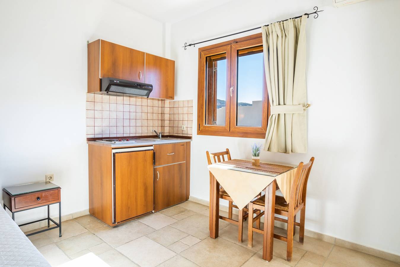 Ganze Wohnung, Ferienwohnung 'No 4' mit Bergblick, Wi-Fi und Klimaanlage in Karpathos