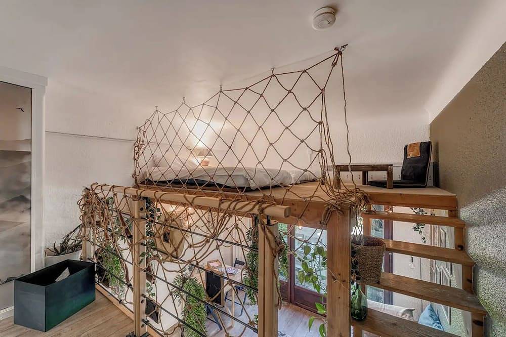 Apartamento entero, Cabane Cosy Pour un Automne à 190m du lac Dannecy in Menthon-Saint-Bernard, Región de Annecy