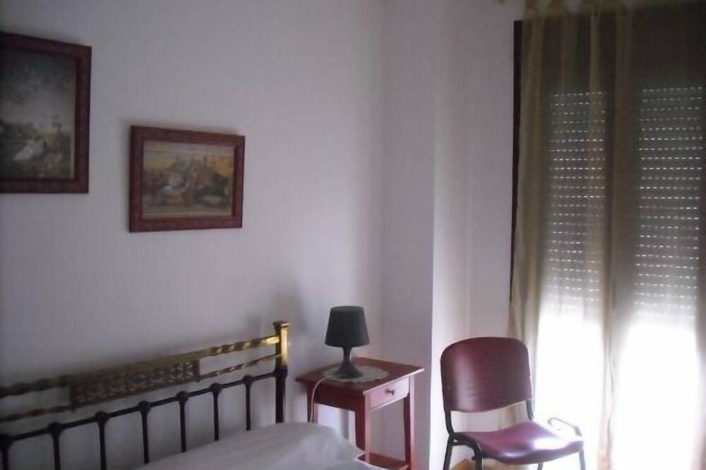 Entire apartment, New Manarillo House for 5 people in Linás de Broto, Torla