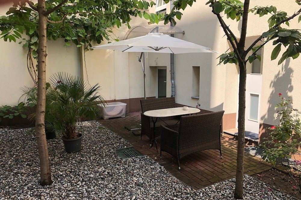 Ganze Wohnung, Super  * * *  Apartment am Hauptbahnhof mit Garten, Waschmaschine... in Moabit Berlin, Berlin