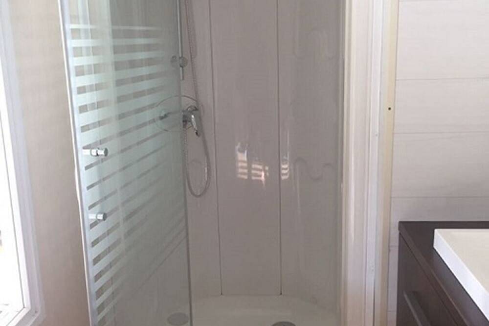 Mobile home for rent at the Plage de Pampelonne St. Tropez-Ramatuelle in Saint-Tropez, Côte méditerranéenne (France)