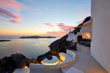 Villa for 4 Guests in Imerovigli, Santorini, Picture 3
