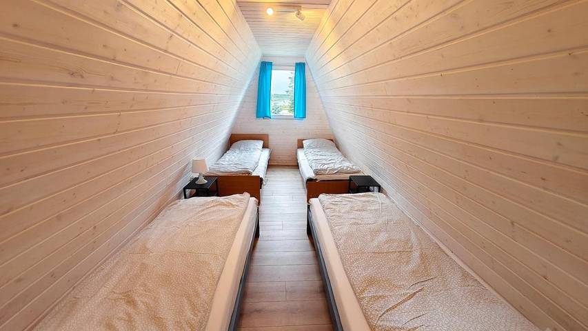 Chalet für 6 Personen, mit Terrasse und Garten sowie Seeblick und Ausblick