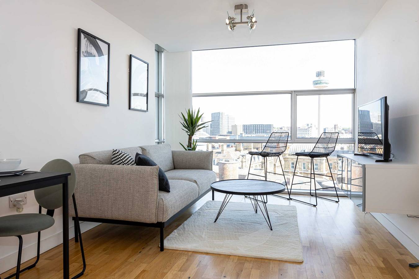 Entire apartment, Stunning Skyline Liverpool Apartment with Parking in Liverpool, Merseyside