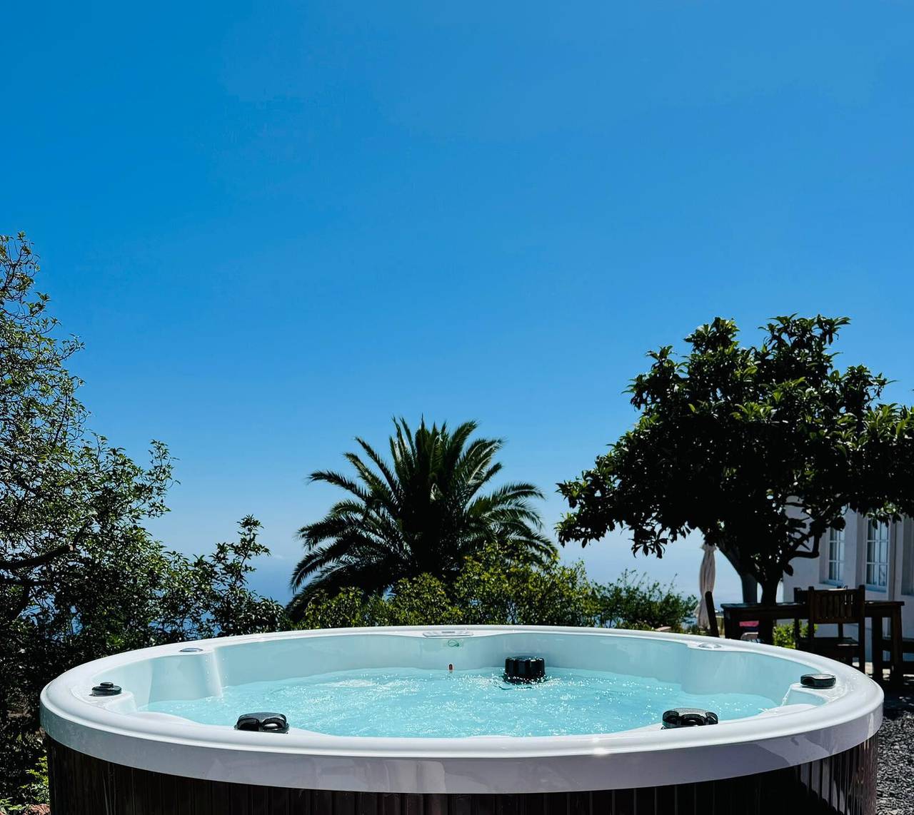 Maison de vacances "Rodri" avec vue sur la mer, 2 terrasses privées, bain à remous et Wi-Fi in Puntagorda, La Palma Nord